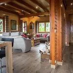 Luxury Wellness Villa, Septon Alpstuga